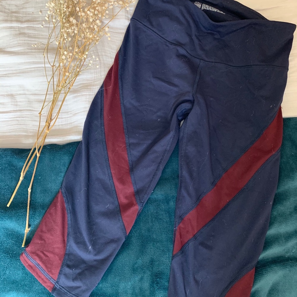 Victoria's Secret | Knockout Crop Leggings, S